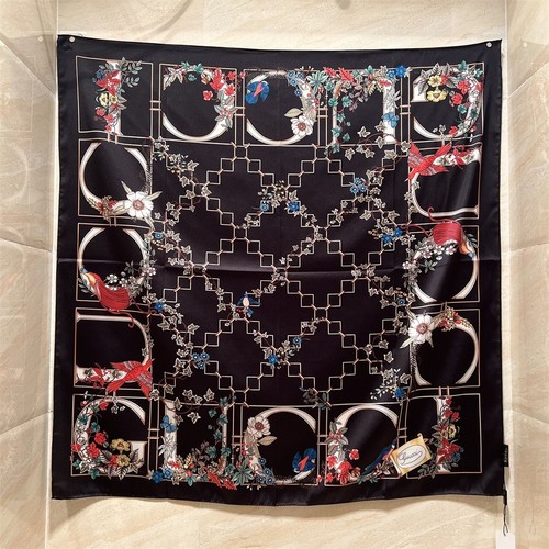 Gucci silk square scarf - gucci, flora