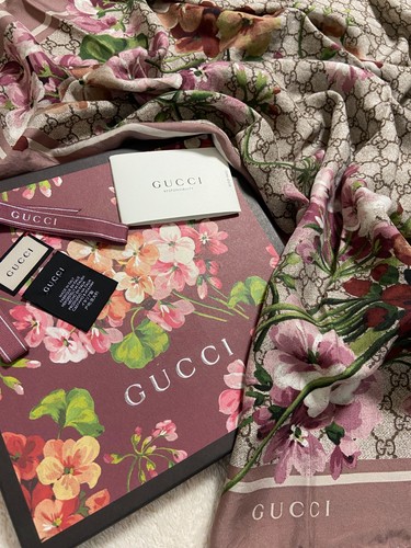 Gucci silk scarf 33in - silk,