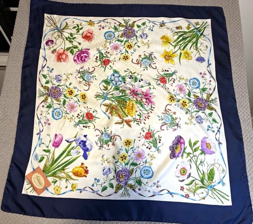 Gucci vintage silk carrè - vintage,