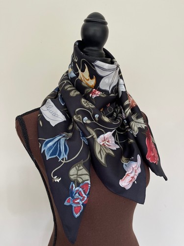 Gucci scarf logo kris knight - logo,