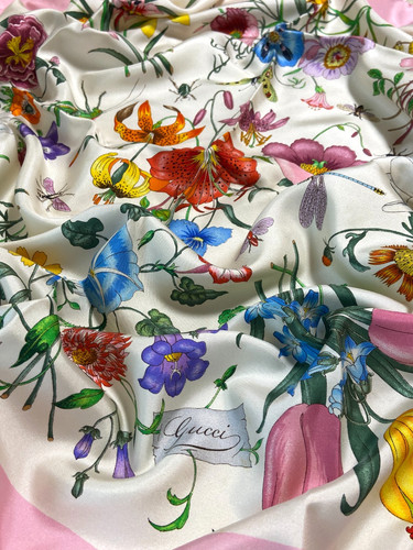 Gucci silk scarf 33in flora - gucci,