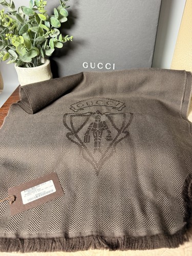 Gucci crest scarf - gucci,