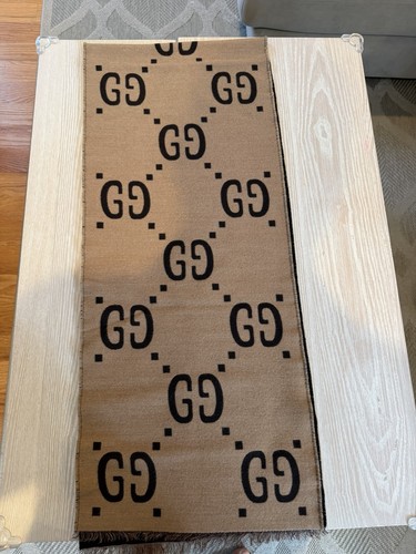 Gucci 100 authentic - authentic, wool